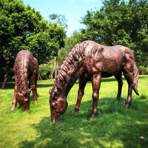 Life Size Bronze Brown Grazing Horse Statue for Farm Decor