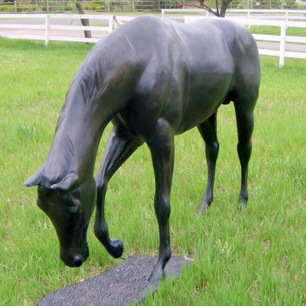 Outside black bronze drinking horse statues for garden lawn decor
